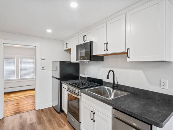 35 Saratoga Ave APT 4