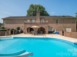 1000 Country Club Dr, Cherryville, NC 28021