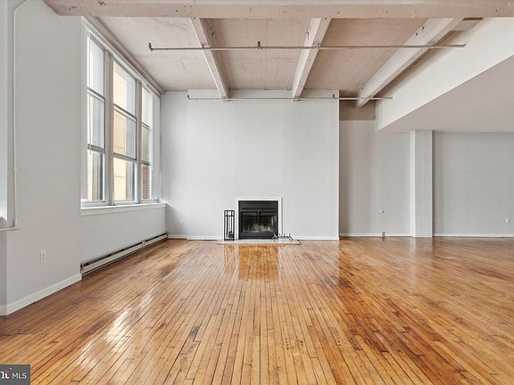 4th image of 1238 Callowhill St Suite 707