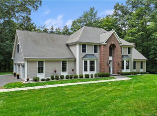 71 Autumn Ct, Cheshire, CT 06410