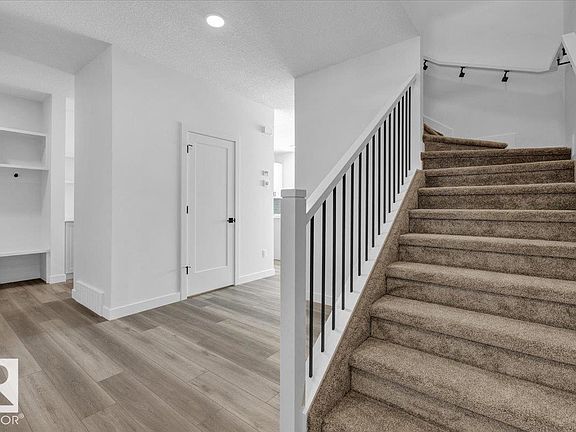 3rd image of 61 Sumac Close