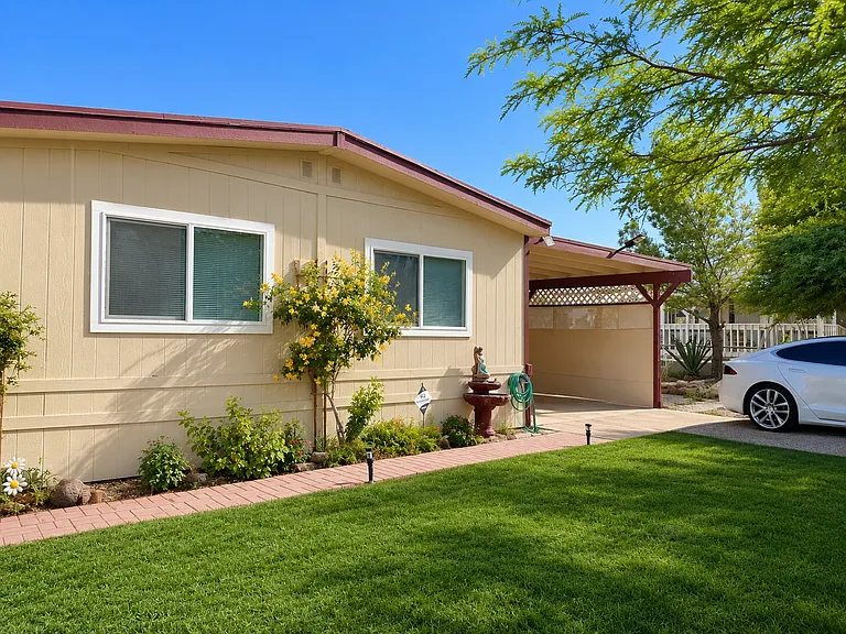 2112 E Lone Star Dr — Photo 4