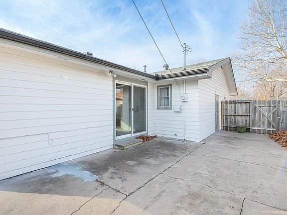 5th image of 4718 S Glenn Ave