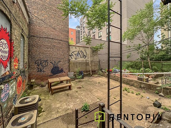2nd image of 11 Humboldt St APT 3L