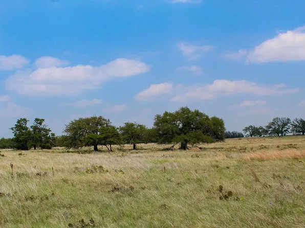 187 Nantan Ln, Harper, TX 78631