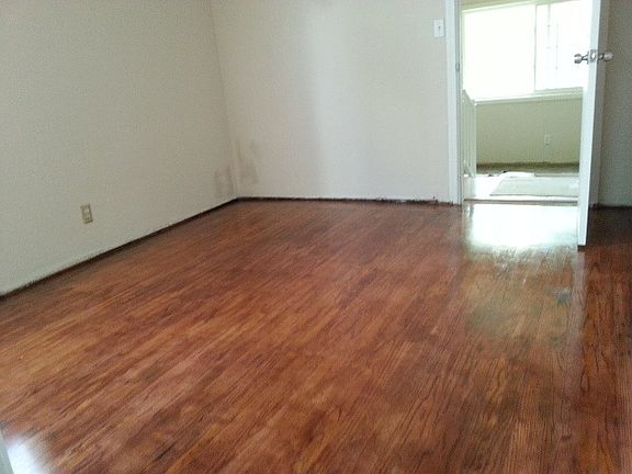 4th image of 5670 40th Ave