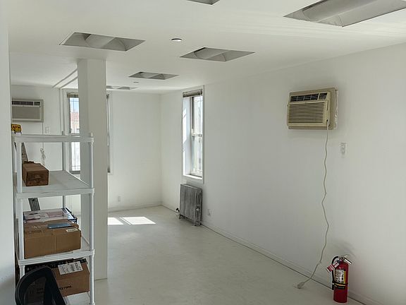 3rd image of 273 Grand St #7E