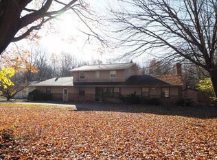 701 E Farr Rd, Muskegon, MI 49444