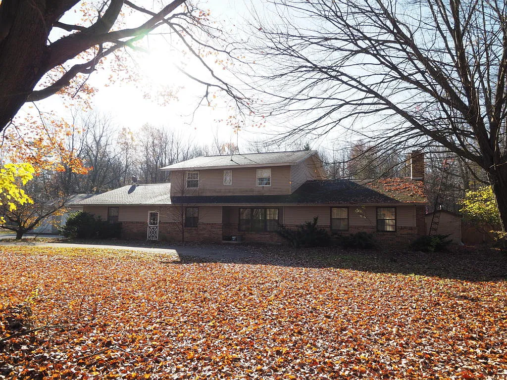 701 E Farr Rd photo 1