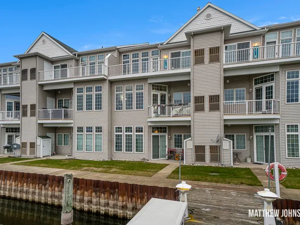 2411 Lake Ave Unit 41, Muskegon, MI 49445