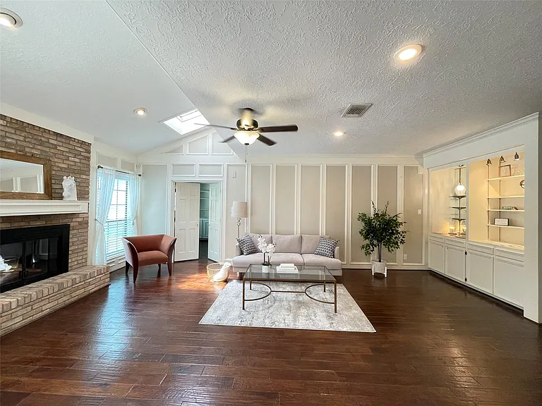1715 Country Squire Dr — Photo 27