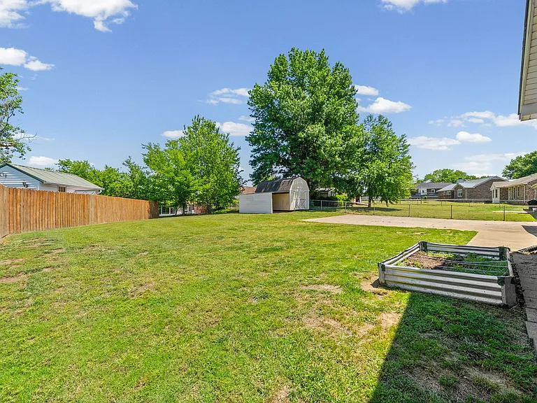 1409 Janet Way Dr — Photo 33