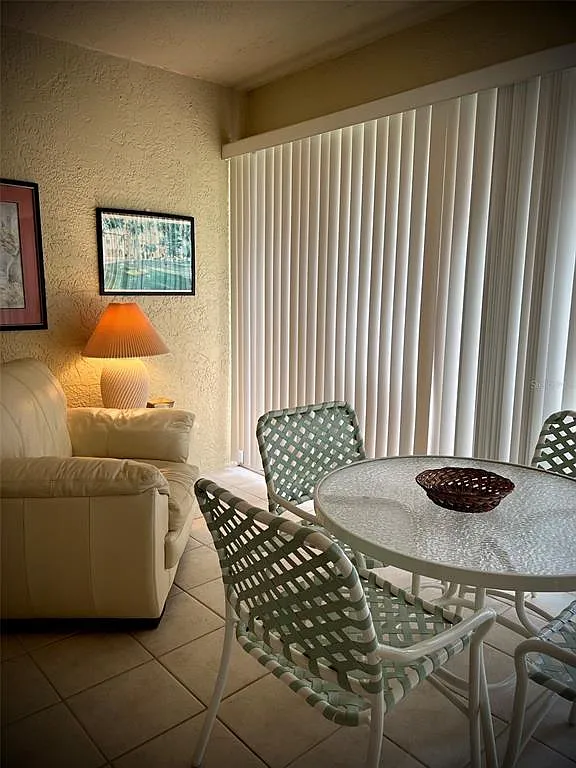 2 bed, 2.0 bath, 1182 sqft, $3,800 — Photo 3