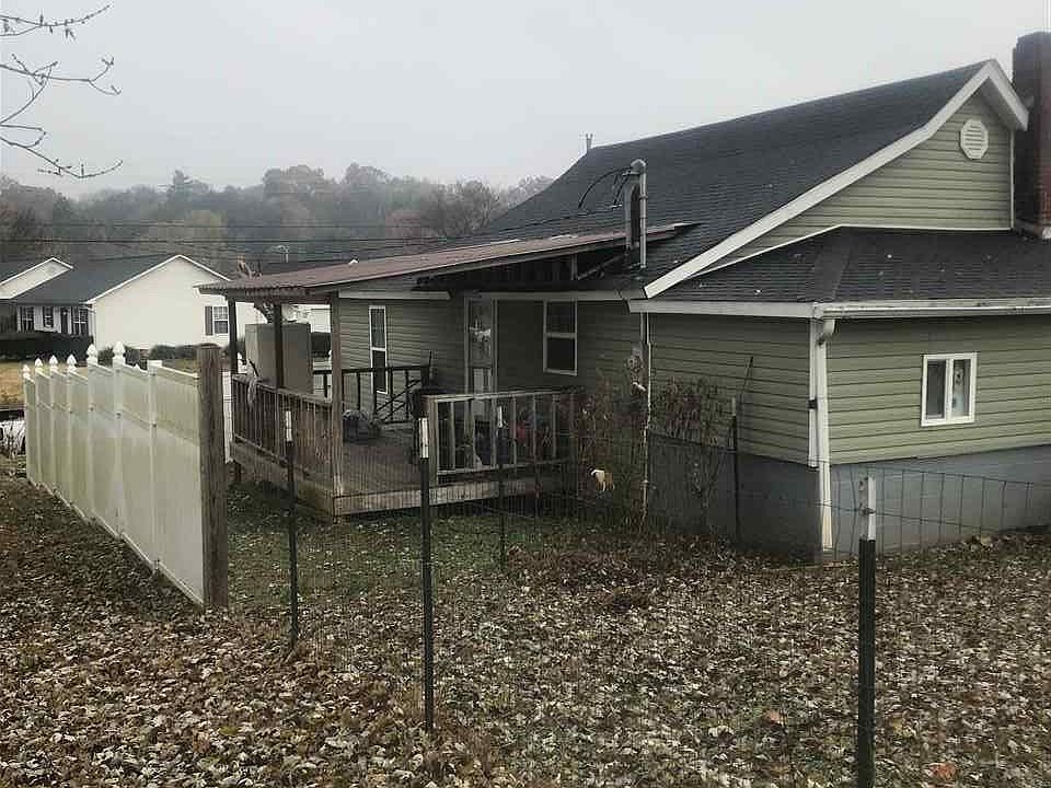 2nd image of 1162 Hardwick St SE