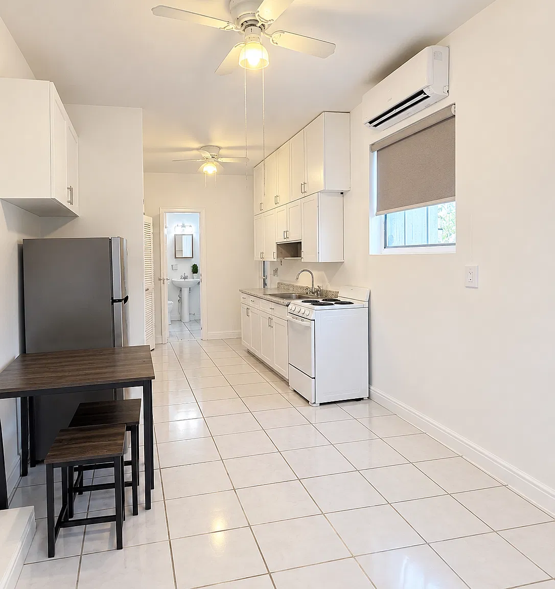Studio, 300 sqft, $1,100 — Photo 2