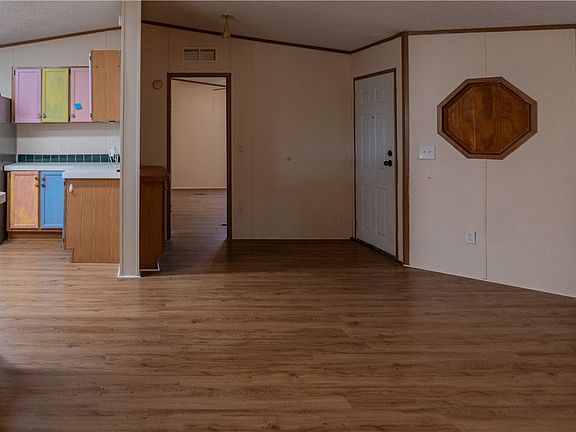 5th image of 112 Baldwin Ave