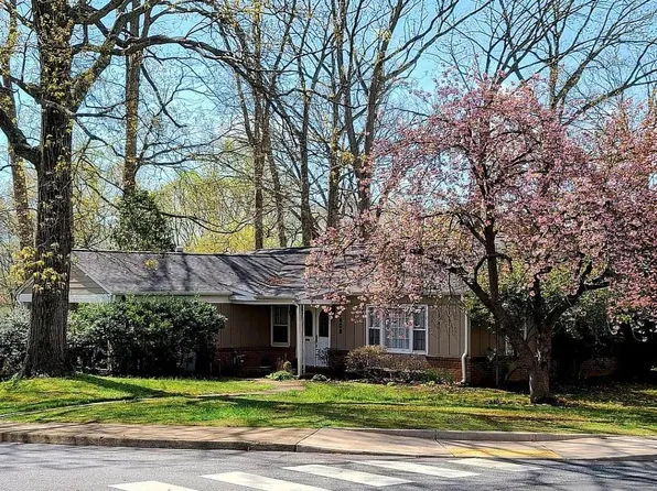 1608 Trailridge Rd, Charlottesville, VA 22903