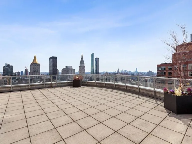 800 6th Ave #19D — Photo 39