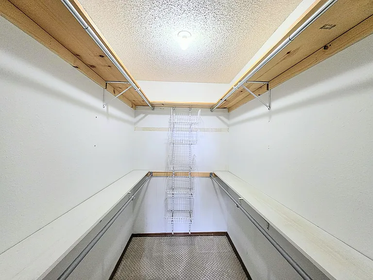 210 Carl Dr #B6 — Photo 12