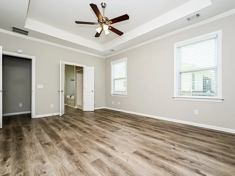 332 Southgate Dr — Photo 7