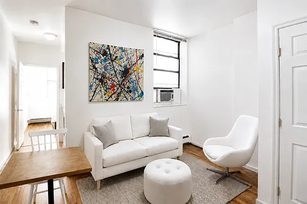 Living room, photo 1