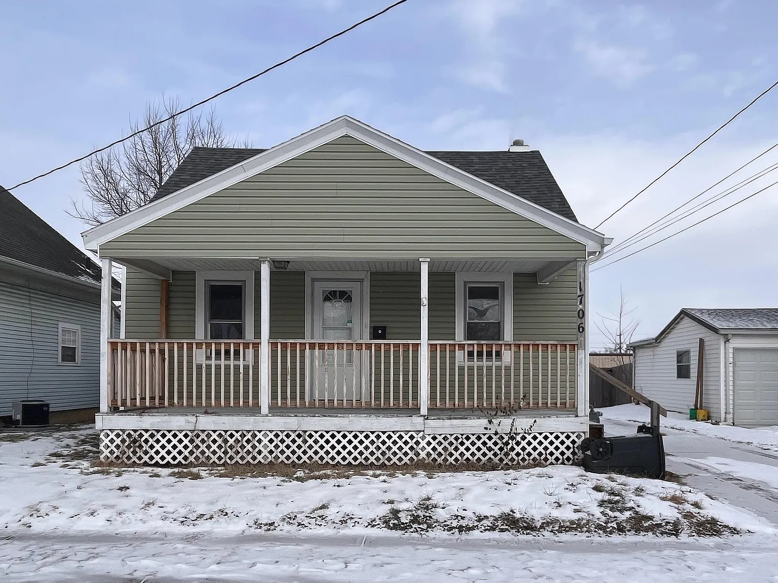 1706 Kenton St photo 1