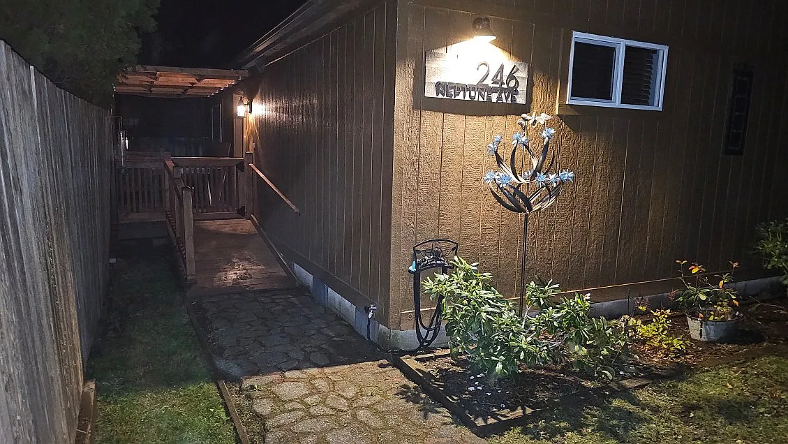 3 bed, 1080 sqft, $1,995 — Photo 3