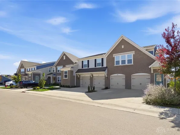 141 Old Pond Rd, Springboro, OH 45066
