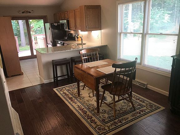 4th image of 67 Brenden Ct