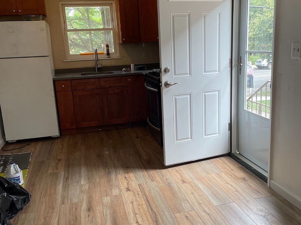 1st image of 630 Tysens Ln Floor 1