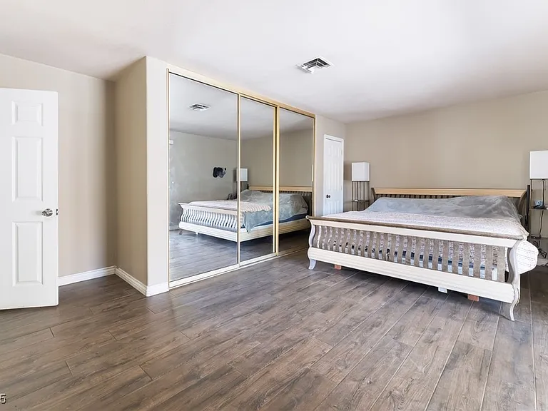 724 N Fogg St — Photo 24