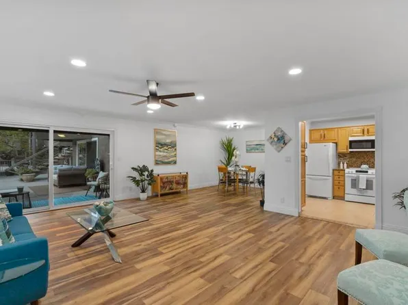 2517 Navarra Dr Unit 1B, Carlsbad, CA 92009