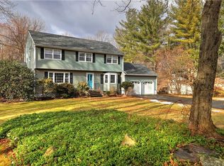 11 Fox Rd, Trumbull, CT 06611