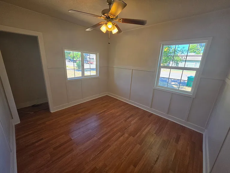 1223 Colusa St — Photo 11