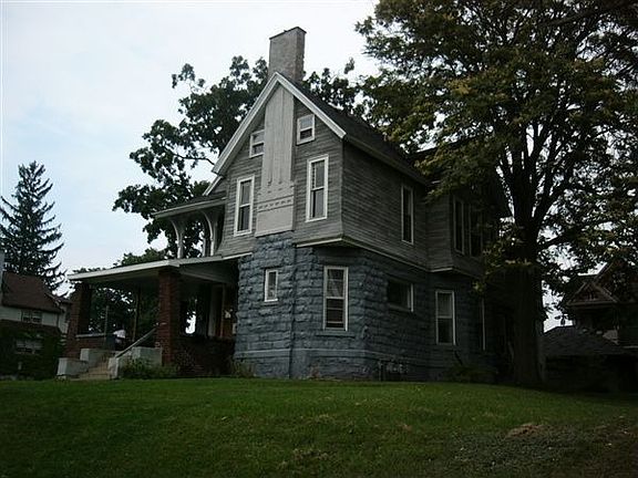 704  Prospect r side