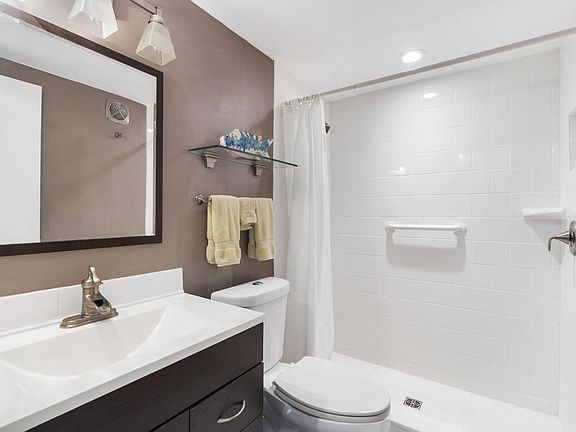 5th image of 2520 S Federal Highway Unit #6