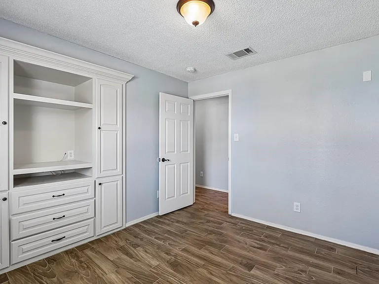 5709 Maco St — Photo 17