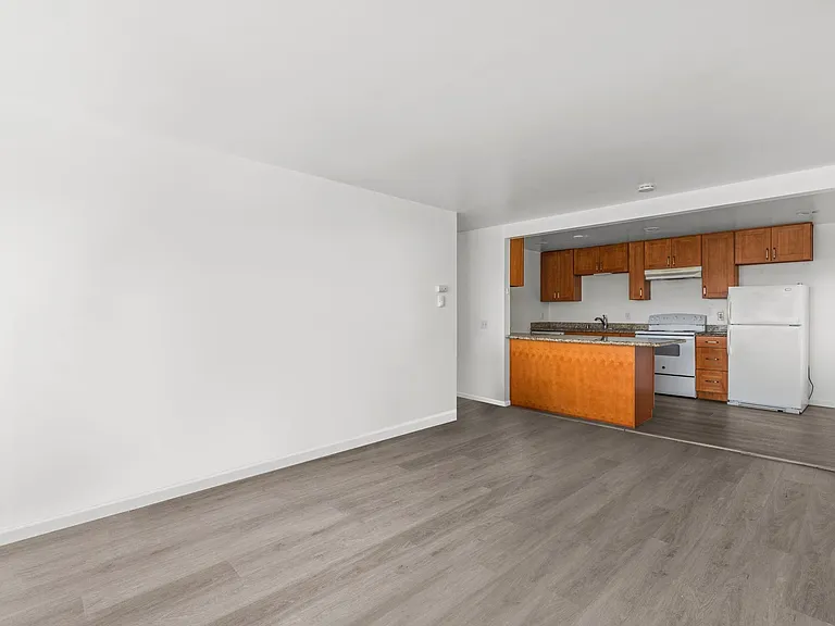 2144 Waverly Pl N #3 — Photo 8