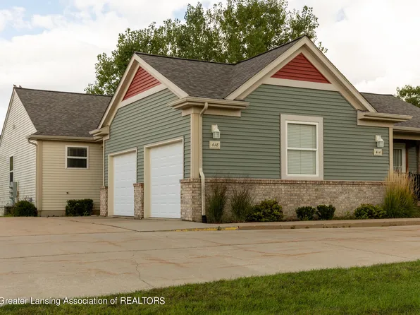 418 Red Cedar Blvd, Williamston, MI 48895