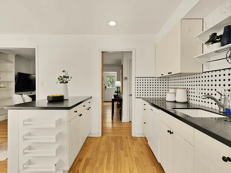 3111 63rd Pl — Photo 12