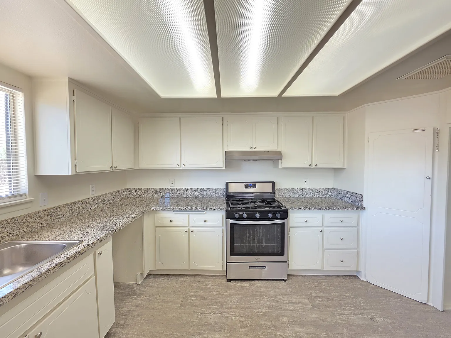 3 bed, 1743 sqft, $2,150 — Photo 3