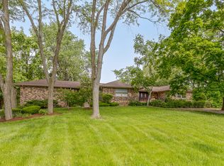 67 Watergate Dr, South Barrington, IL 60010