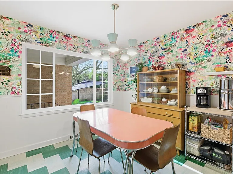 9237 Lincolnwood Dr — Photo 12