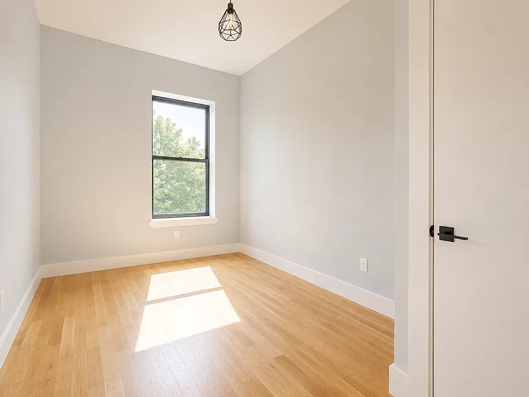 373 Howard Ave #3B — Photo 9