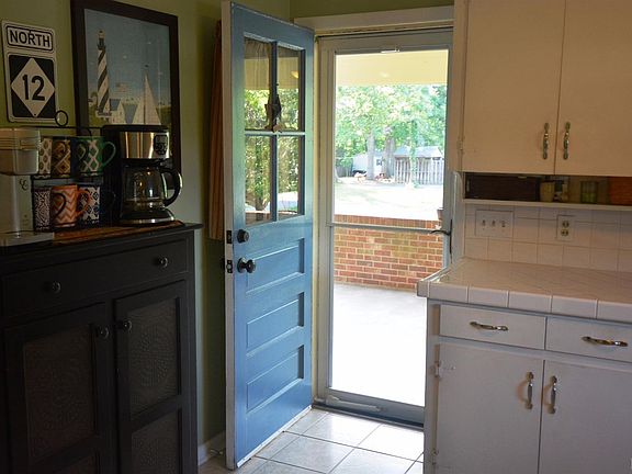 5th image of 324 Deerwood Dr