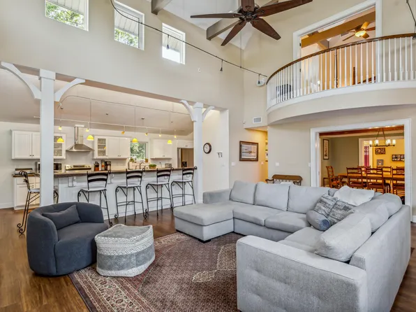 4649 Soundside Dr, Gulf Breeze, FL 32563
