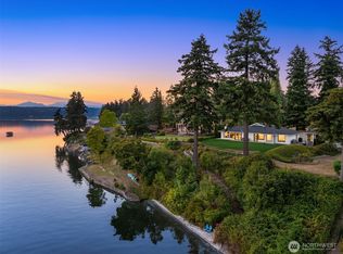 1064 NW Darling Rd, Bremerton, WA 98311