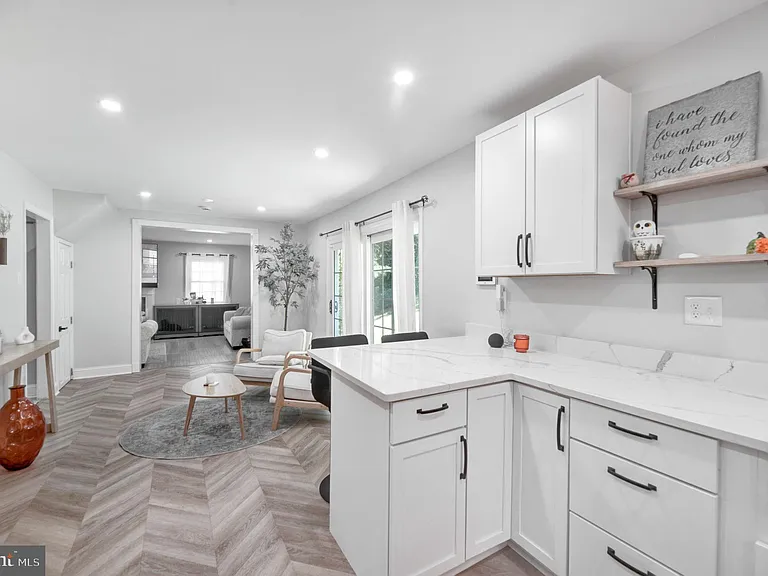 8812 Churchfield Ln — Photo 6