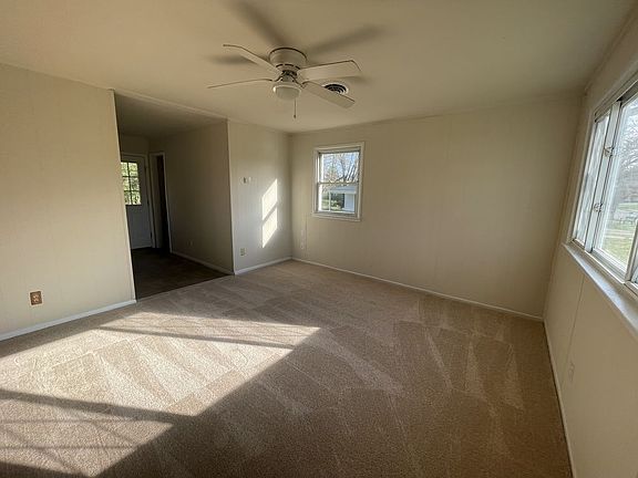 4th image of 2207 Beck Dr.