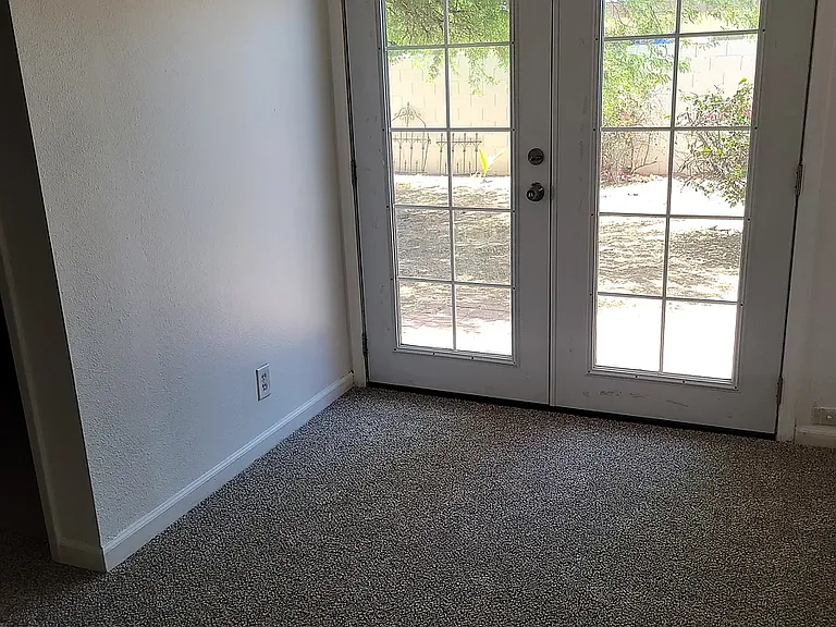 3201 W Christy Dr — Photo 6